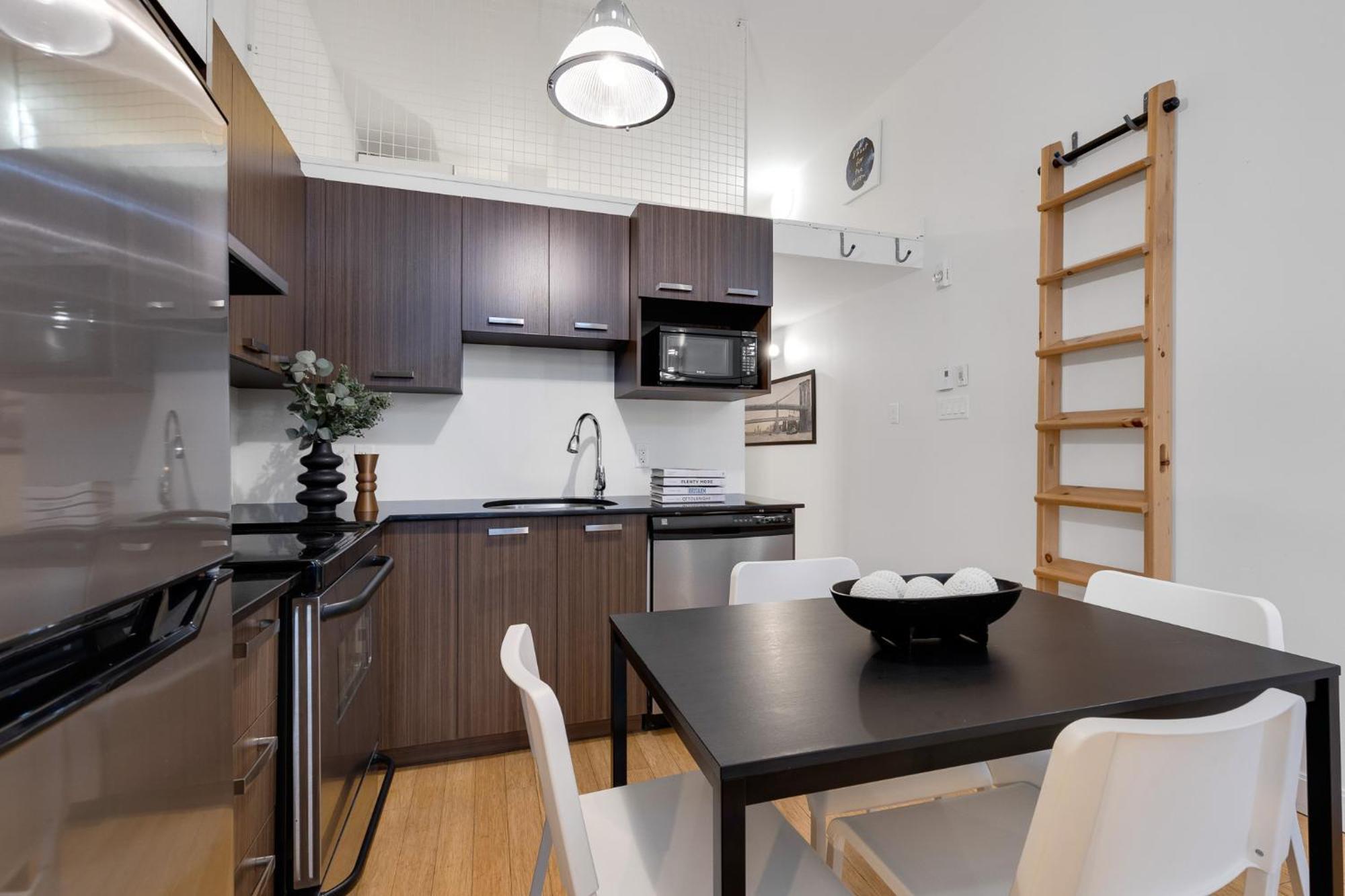 Liv Mtl Main Apart otel Montréal Dış mekan fotoğraf